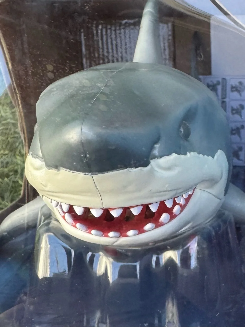Robo Alive Great White Shark Series 1 by Zuru, Battery-Powered Robotic Light up